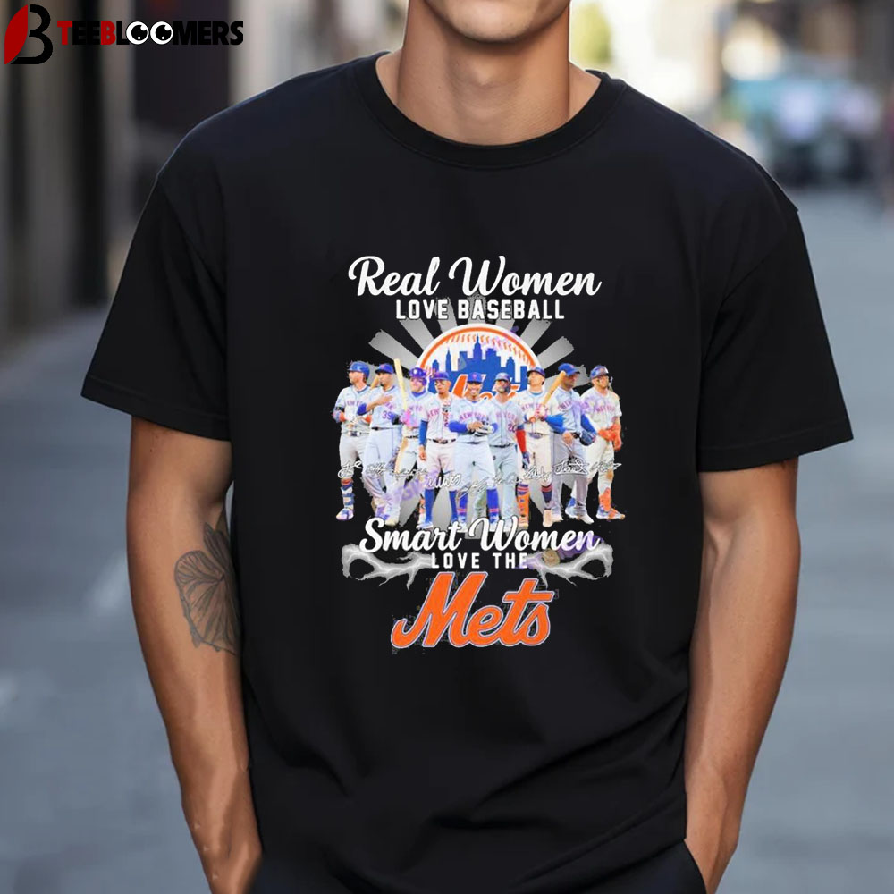 Real Women Love Baseball Smart Women Love The New York Mets Signature Unisex Vintage T Shirt